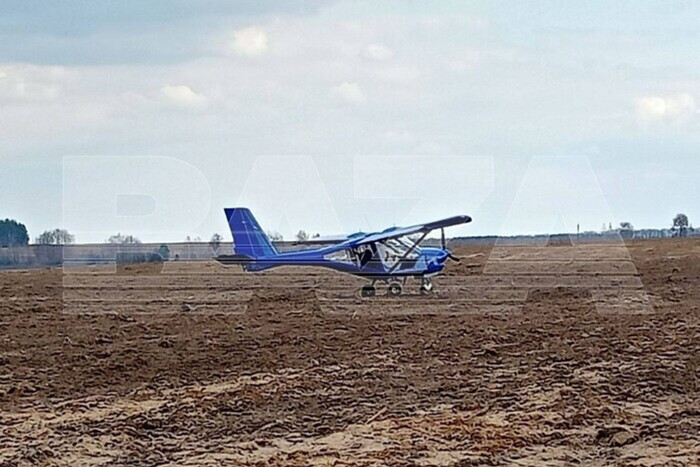 РФ заявила о падении украинского самолета под Брянском: пилот задержан (фото, видео)