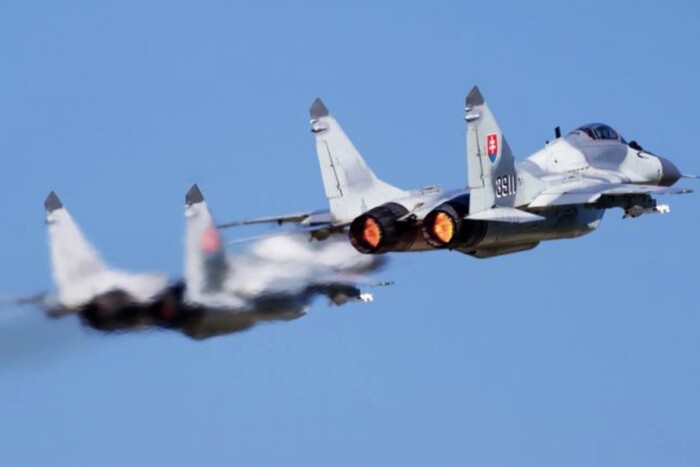 Росіяни могли навмисне пошкодити літаки МіГ-29 у Словаччині – міністр оборони