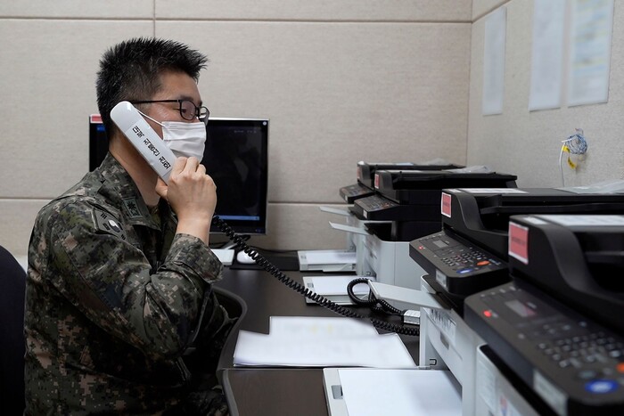 КНДР декілька днів ігнорує дзвінки Південної Кореї військовою лінією