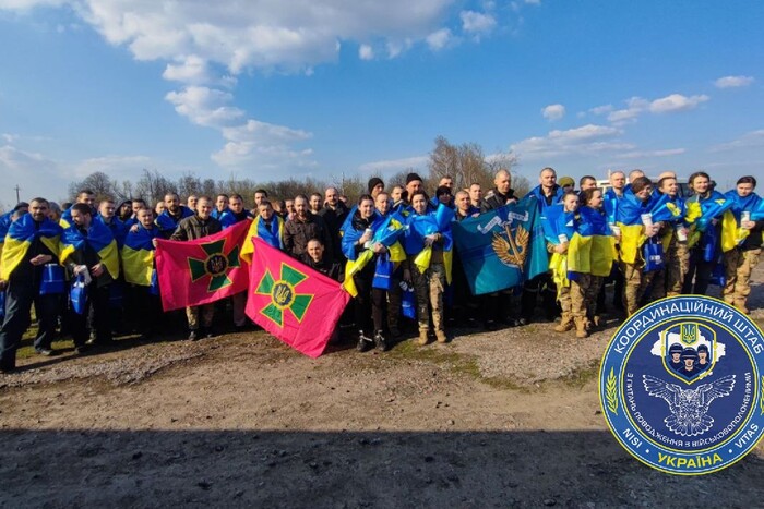 Повернення українських захисників з полону: СБУ показала щемливе відео
