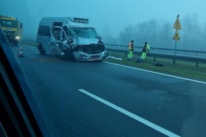 Двох чоловіків з України, внаслідок аварії, госпіталізували з різними травмами