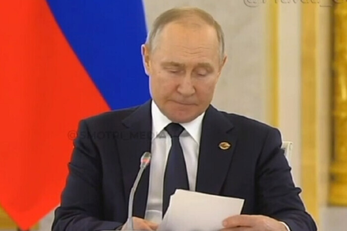 Перекошенный рот и искривленное лицо: подборка видео с Путиным (видео)