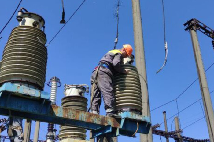 Енергетики ДТЕК повернули світла в оселі 19 тисяч родин Донеччини