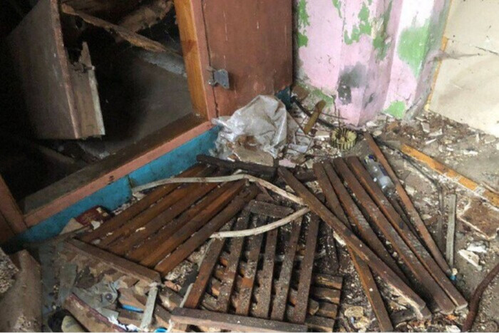 Разбиты стены, выбиты двери: что УПЦ МП оставила после себя в Лавре (фото)