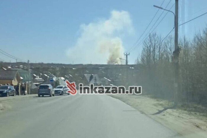 У Казані палає вогонь поблизу танкового полігону – ЗМІ