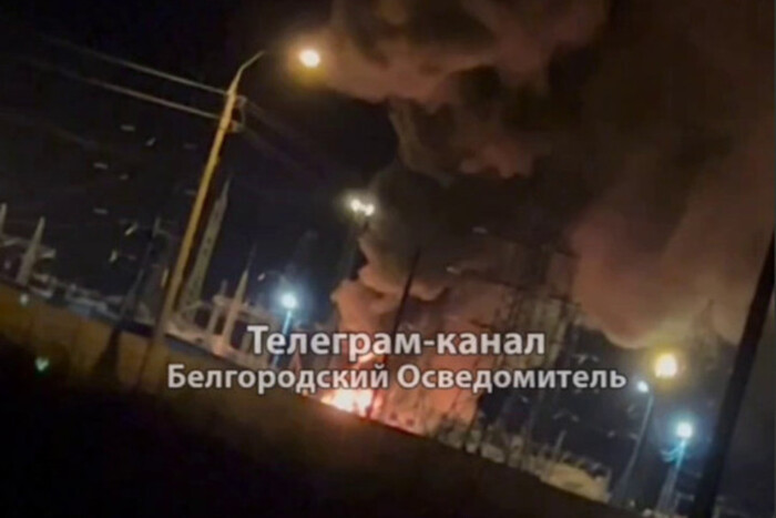 У Бєлгородській області РФ після вибухів спалахнули пожежі (відео)