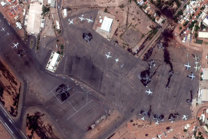 Згорілий український літак у Судані: оприлюднено супутникові знімки