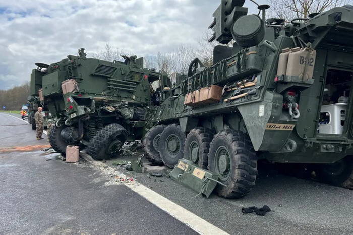 У Німеччині зіштовхнулися бронеавтомобілі армії США: є постраждалі (фото)