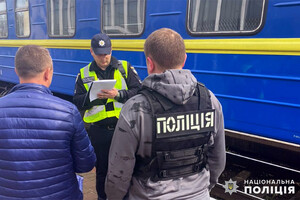 Правоохоронці затримали провідника під час перевезення чергового «клієнта» на пункті пропуску на Львівщині