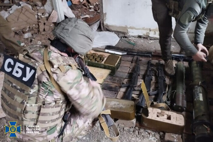 СБУ разоблачила схрон с вооружением врага в прифронтовых районах Луганщины (фото)
