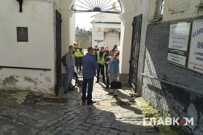 Сутички на території Лаври: Заповідник викликав наряд поліції 