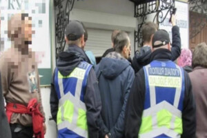 Сутички в Лаврі: поліція затримала зловмисників, які незаконно проникли у святиню 