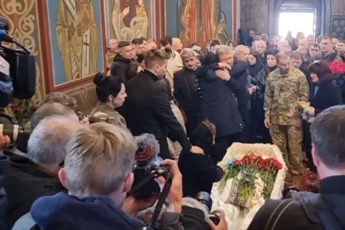 У Києві пройшло прощання із загиблим Олегом Барною (відео) 