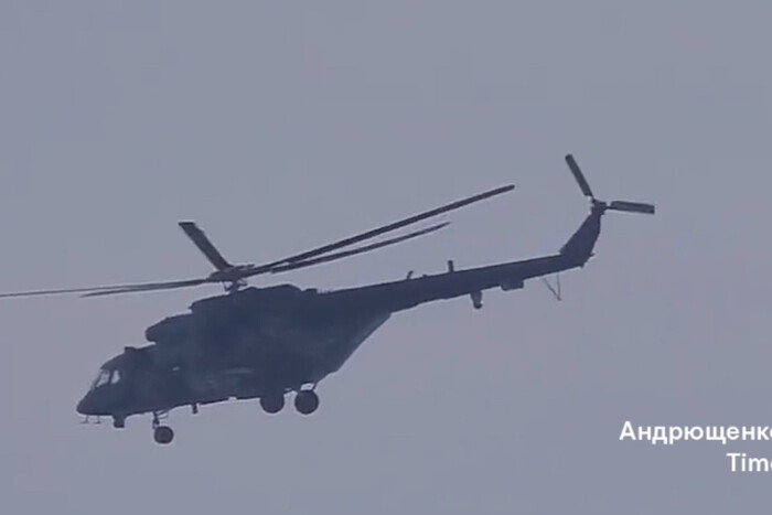 Над Мариуполем активизировалась вражеская авиация (видео)