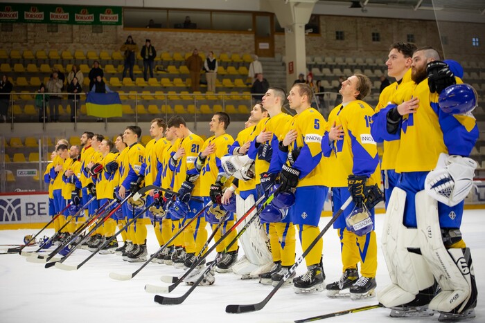 Чемпіонат світу з хокею розпочався для України драматичною поразкою