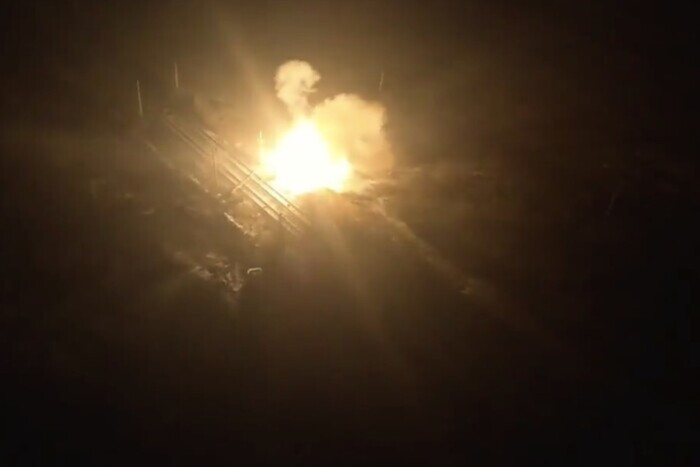 Украинские воины перешли минное поле и взорвали вражескую технику на глазах у россиян (видео)