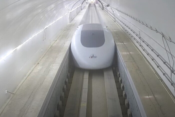 В Китае успешно прошло испытание сверхскоростного поезда на магнитной подвеске (видео)