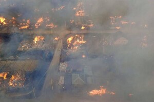 У Росії майже повністю згоріло село: палали й сусідні селища (фото, відео)