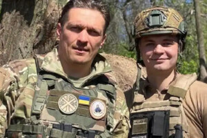 Боксер Усик обстріляв з міномета позиції окупантів: ЗСУ показали потужне відео