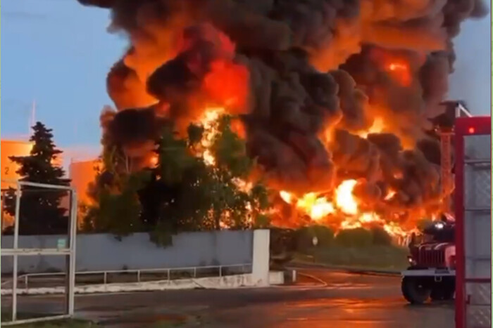 «Бавовна» в Севастополі: окупанти шукають на нафтобазі вибухівку (відео)