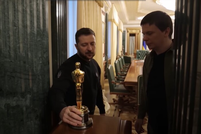 Зеленський отримав «Оскара»: хто вручив статуетку президенту