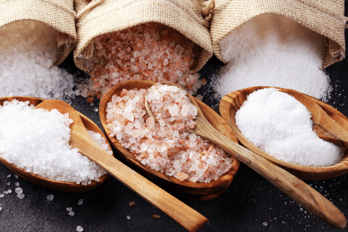 Гіпертонія, інфаркт та інсульт: як сіль шкодить здоровʼю (дослідження)
