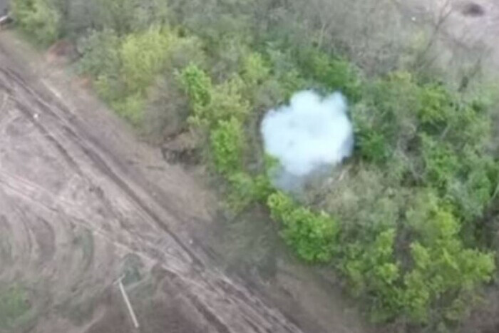 Разведка создала «флотилию» дронов и показала уничтожение техники россиян (видео)