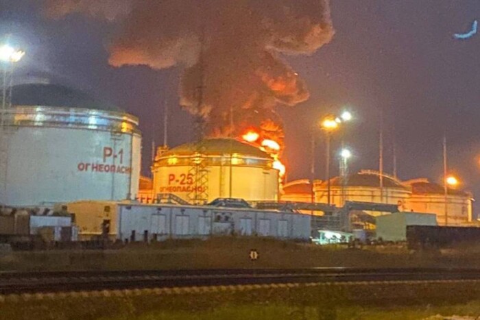 Пожежа на російській нафтобазі біля Кримського мосту: окупанти вигадали пояснення (відео)