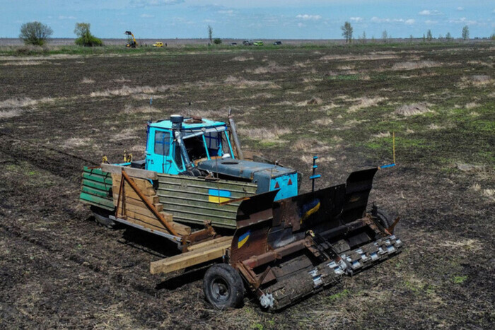 На Харьковщине фермер разработал беспилотник для разминирования полей (видео)