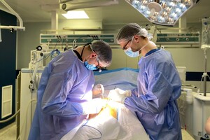 Унікальні операції провели фахівці Першого медичного об'єднання Львова із хірургами київської клініки «Феофанія»