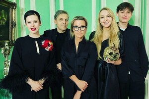 Співачка Полякова спровокувала гучний скандал, засвітившись в компанії росіян 