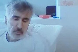 Грузинський лікар заявляє, що Саакашвілі, який перетворився на скелет, в стані норми