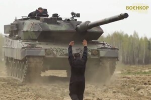 Найсучасніші німецькі танки Leopard вже в Україні (відео)