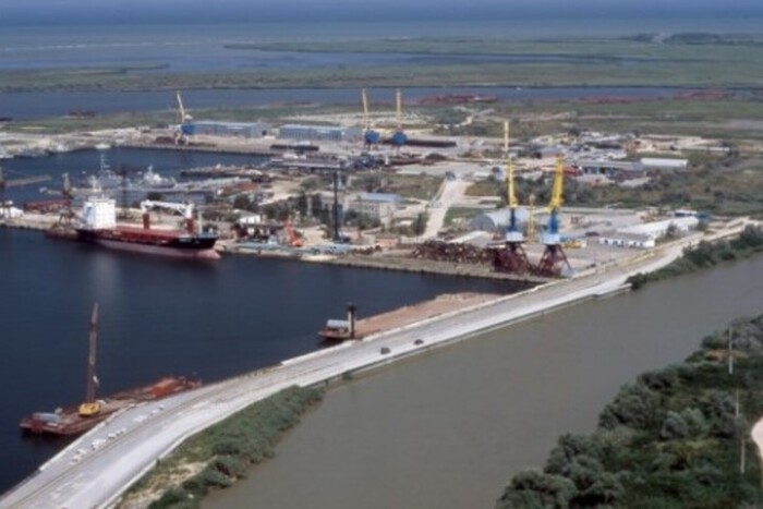 Казахстан заборонив перевезення нафтопродуктів через російський порт Тамань