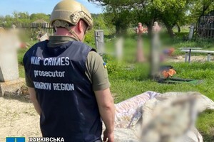 Під Куп’янськом правоохоронці ексгумували тіла подружжя, яке загинуло від обстрілу РФ