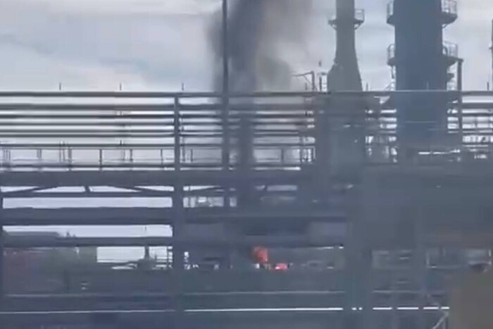 У РФ вдруге за кілька днів горів Ільський нафтопереробний завод (відео)