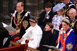 Коронація Чарльза III: принц Луї знову випробовує нерви близьких на міцність