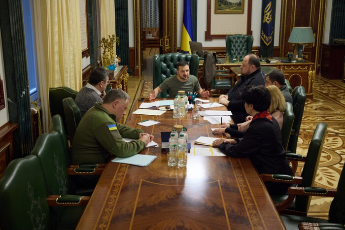 Преодоление последствий атак и ситуация на фронте: Зеленский провел заседание Ставки