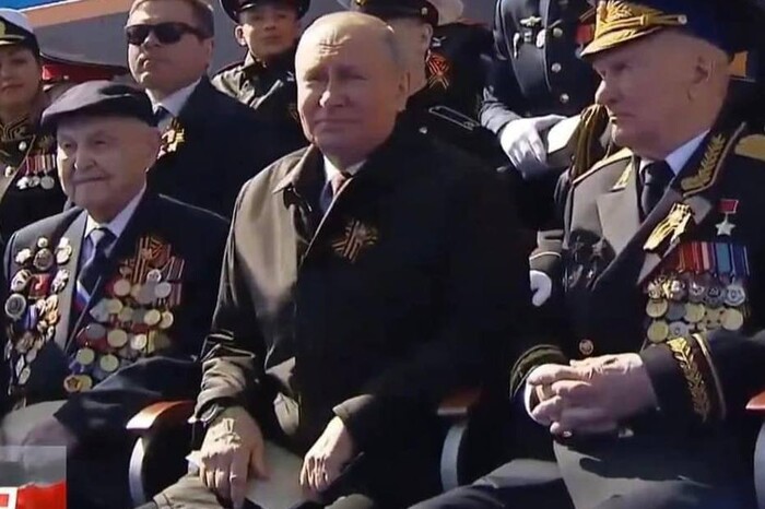 Один танк і поспішна промова Путіна: як пройшов парад у Москві (фото, відео)
