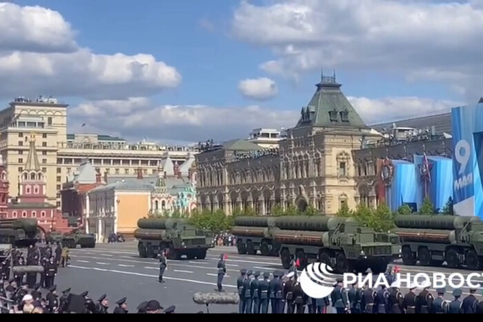 Парад «другої армії світу»: яку техніку показали росіяни на 9 травня