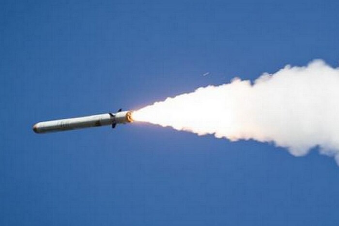 Над Києвом знищено близько півтора десятка ракет: деталі від влади