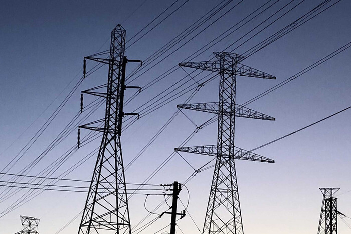 Шесть областей без света: Минэнерго сообщило о перебоях со снабжением электричеством