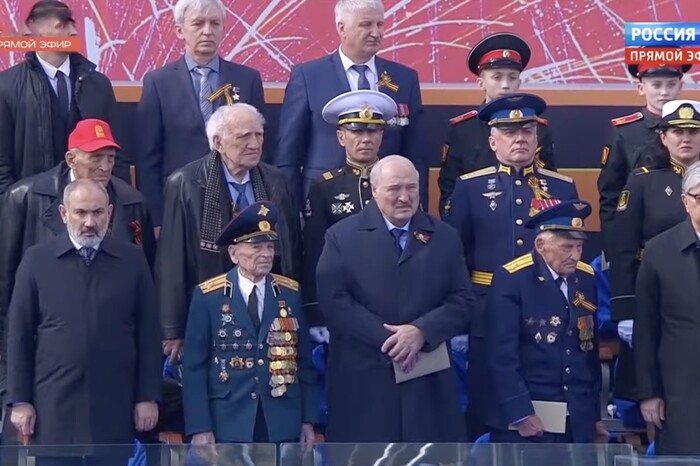 Кремль пояснив, чому «кислий» Лукашенко втік із Москви відразу після параду