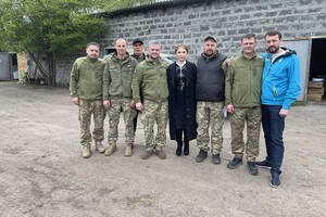 У модному вбранні на передову. Юлія Тимошенко навідала військових (фото)