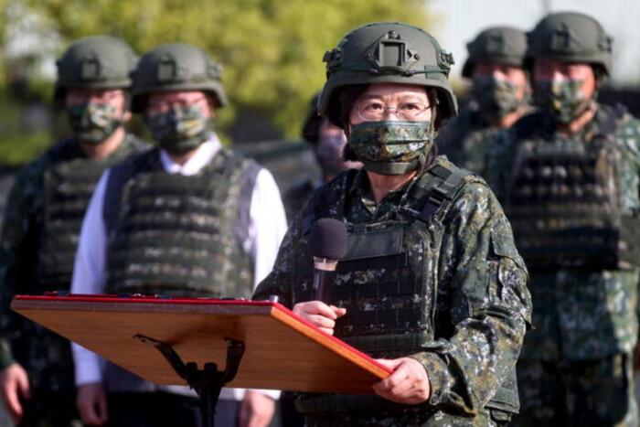 Тайвань зміцнює свою оборону: жінки-резервістки залучаються до військового навчання