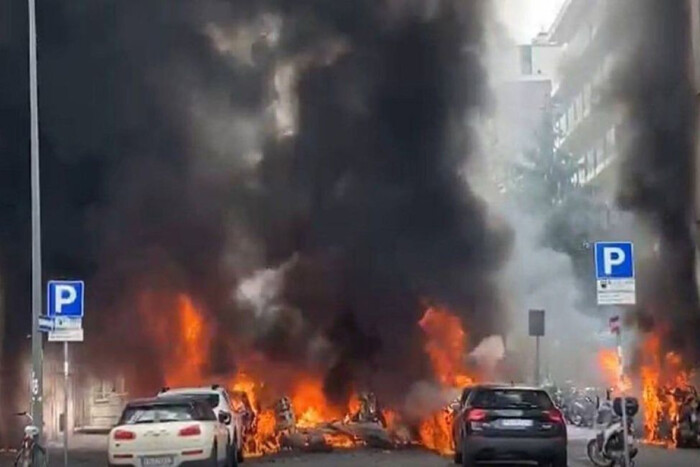 На території Києва вибухнуло авто швидкої допомоги: загинула людина