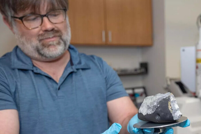 У Нью-Джерсі стародавній метеорит пробив дах житлового будинку