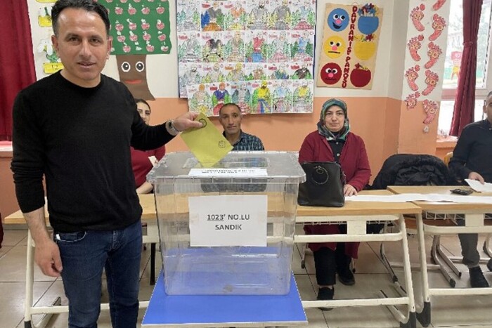У Туреччині розпочались вибори президента та парламенту (перші відео та фото)
