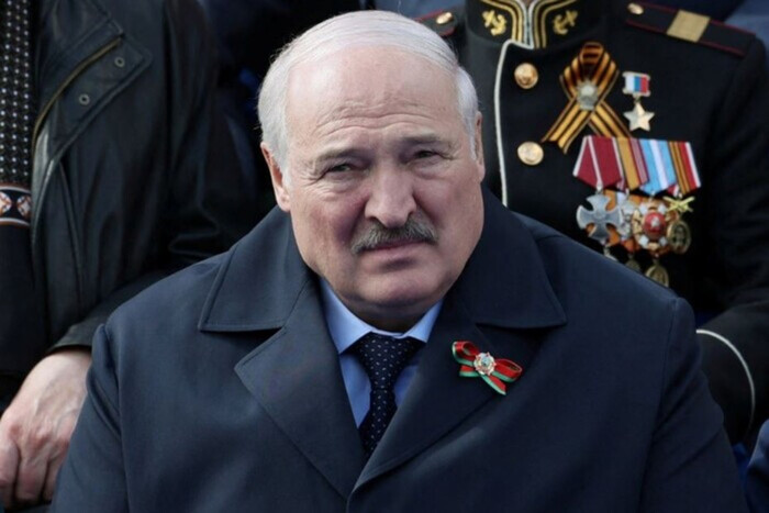 Лукашенко пропустил празднование Дня государственного флага: журналисты пишут о загадочном вирусе