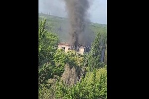 Вибух у Луганську. Горить казарма окупантів (фото, відео)